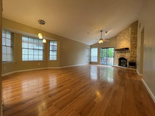 8406 Birmingham Dr, Austin TX  78748-6403 exterior