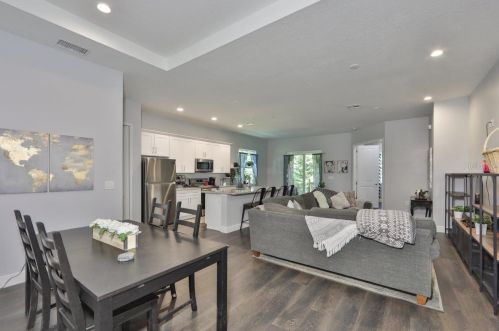 8704 El Portal Dr, Tampa FL  33604-1223 exterior