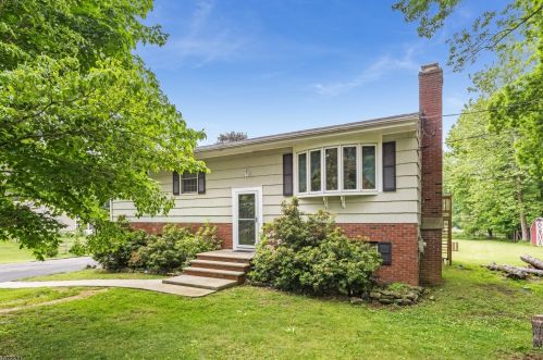 160 Petersburg Rd, Hackettstown, NJ 07840-4907