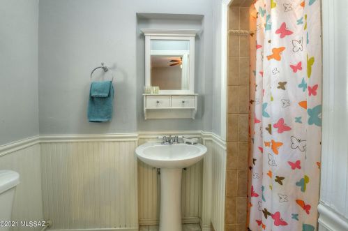 2711 Linden St, Tucson AZ 85719-3631 exterior