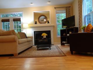 56 Grapevine Trl, Durham NC  27707-5296 exterior