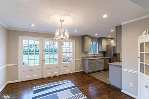 10025 Glenolden Dr, Rockville MD  20854-5006 exterior