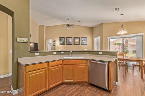 2892 Indian Wl Pl, Chandler AZ 85249-4915 exterior