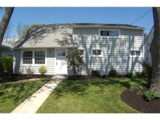 18 Grand Ave, Iselin, NJ 08830-2210