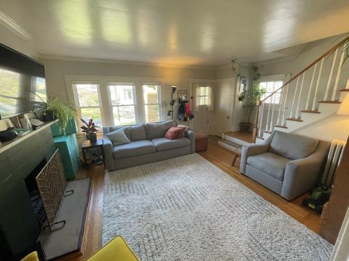 5872 Bartlett St, Pittsburgh PA  15217-1612 exterior