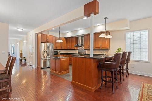 3705 Magnolia Ave, Chicago IL 60660-1496 exterior