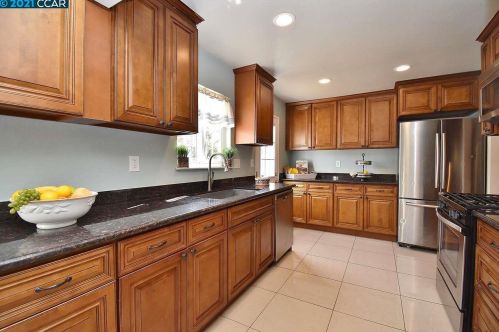 1134 Crowe Pl, Concord CA 94518-1713 exterior