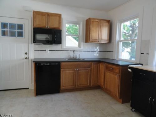 32 Mawhinney Ave, Paterson NJ 07506-1208 exterior