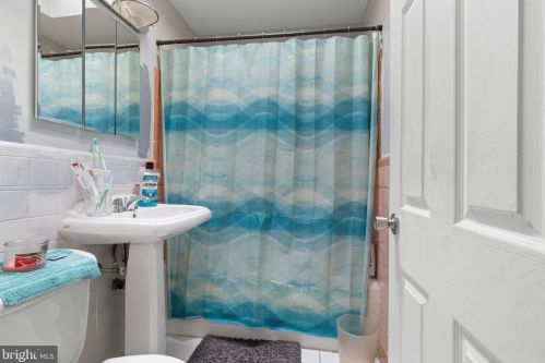 6118 Erdrick St, Philadelphia PA  19135-3517 exterior