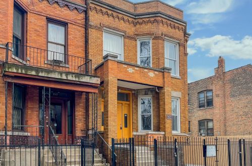 3623 Grenshaw St, Chicago, IL 60624-4208