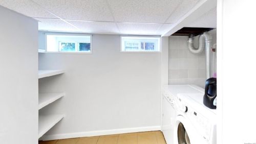 47 22 St, Huntington Station NY 11746-3240 exterior