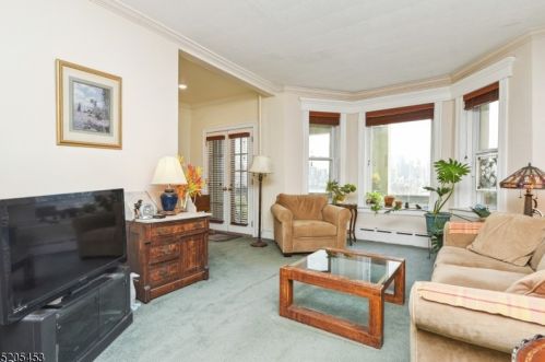 939 Blvd, Union City NJ 07086-7246 exterior