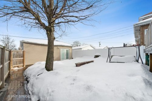 2747 76 Ct, Chicago IL 60707-3029 exterior