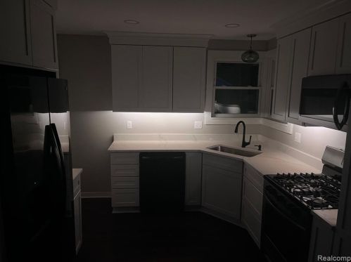 1631 Taunton Rd, Bham MI  48009-7203 exterior