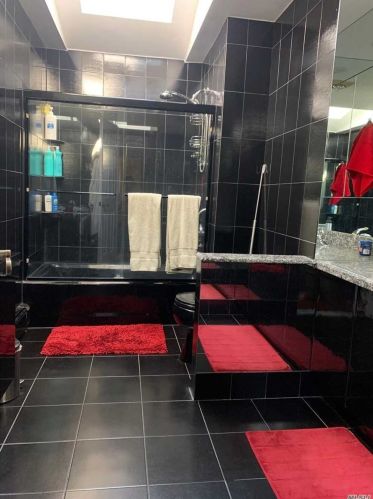 58 Vly Grn Dr, Valley Stream NY 11581-3635 exterior