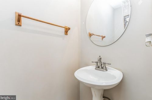 5349 Call Pl, Washington DC 20019-6340 exterior