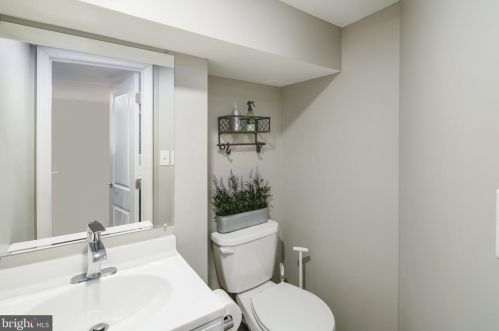 1904 Alder St, Philadelphia PA 19148-2365 exterior