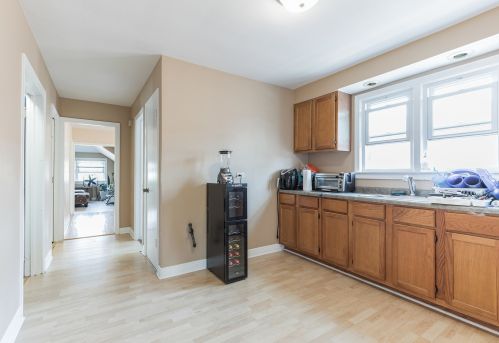 2819 Kilbourn Ave, Chicago IL 60623-4213 exterior