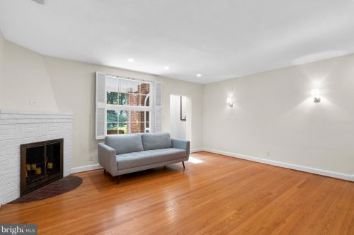 2039 Huidekoper Pl, Washington DC  20007-2209 exterior