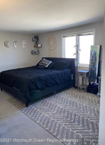 6 Hollywood Blvd, Lacey NJ 08731-4812 exterior