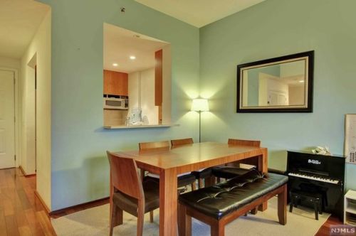 1302 City Pl, Edgewater NJ  07020-3143 exterior