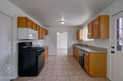 4956 Cheery Lynn Rd, Phoenix, AZ 85031-3515