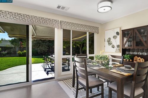 933 Santa Lucia Dr, Concord CA 94523-2366 exterior