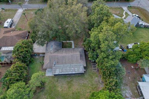 5406 Palmetto Dr, Fort Pierce FL 34982-7481 exterior