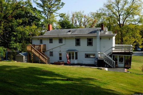 265 Phillipsburg Rd, Middletown NY 10940-3506 exterior