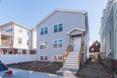 84 Glenham St, Providence RI 02907-1247 exterior