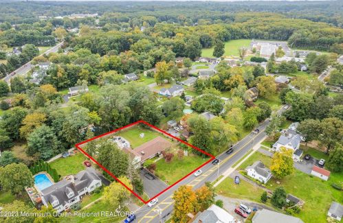 165 New Monmouth Rd, Middletown NJ  07748-2232 exterior