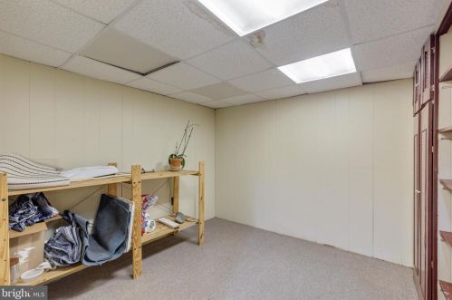 209 Foster Ave, Pittsburgh PA 15205-2352 exterior