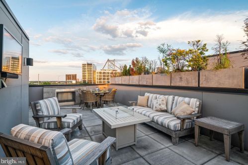 308 2nd St, Philadelphia PA 19133-0040 exterior