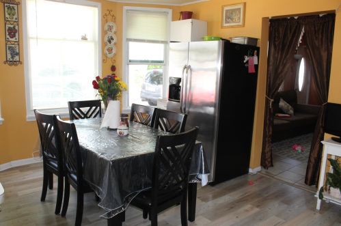 2401 9 Pl, Milwaukee WI 53215-3214 exterior