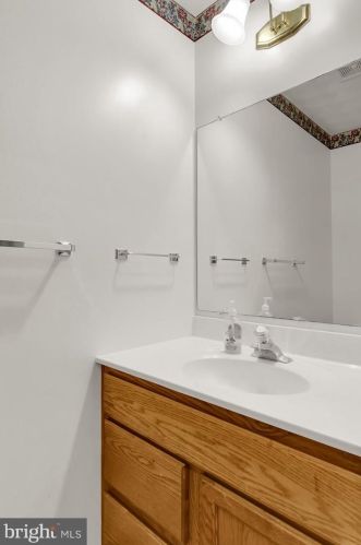 232 Breezewood Dr, Hanover PA 17331-7926 exterior