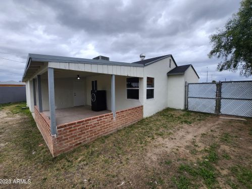 6206 1st Ave, Phoenix, AZ 85041-5772