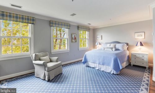 11 Wilkes St, Alexandria VA 22314-3856 exterior