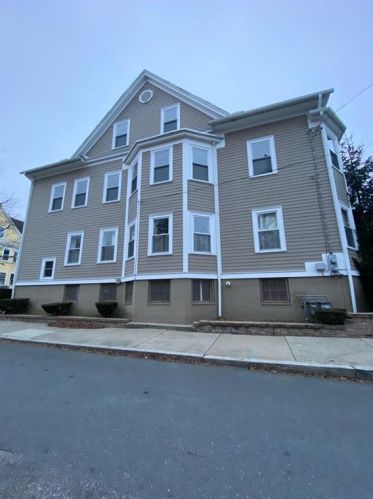 27 President Ave, Providence RI  02906-3315 exterior