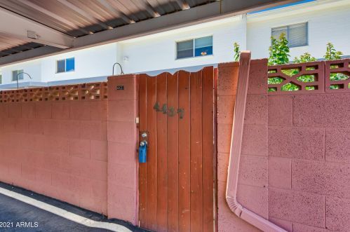 4437 40 St, Phoenix AZ 85018-4105 exterior