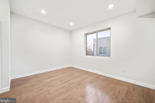 2140 8th St, Philadelphia PA  19148-3128 exterior