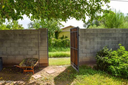 7543 18 Ave, Phoenix AZ 85021-7909 exterior