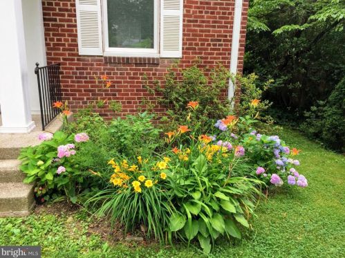 2700 Parker Ave, Silver Spring MD 20902-2645 exterior