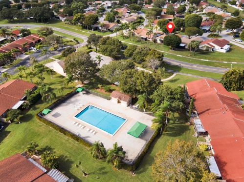 11 Islington Pl, Boynton Beach FL 33426-7756 exterior