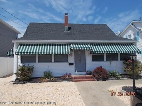 23 New York Ave, Lavallette NJ 08735-2537 exterior