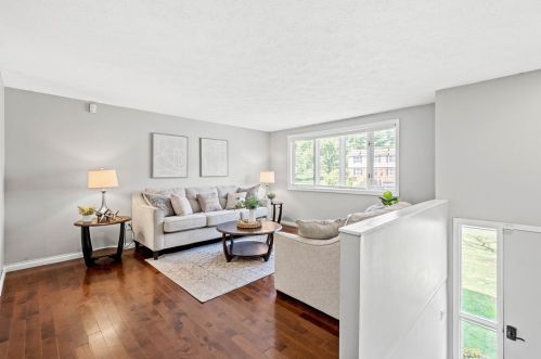 344 Alamo Dr, Pittsburgh, PA 15241-1706