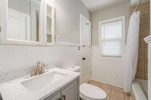 1247 Whiting St, Wyoming MI exterior