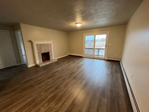 283 Privilege St, Woonsocket, RI 02895-7203