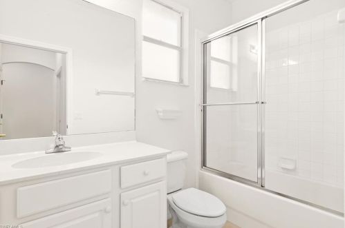 14278 Manchester Dr, Naples FL 34114-8624 exterior