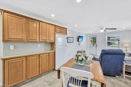 782 107 Ave, Naples FL 34108-1860 exterior