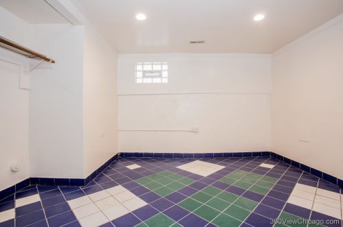 6900 Campbell Ave, Chicago IL 60645-4604 exterior